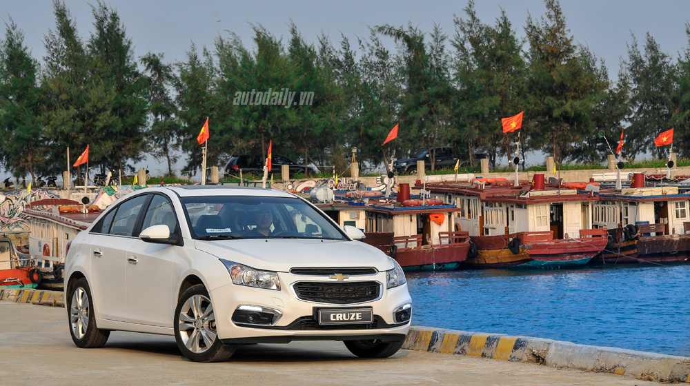 Đánh giá Chevrolet Cruze LTZ 2015: Lựa chọn đáng tiền Chevrolet Cruze 2015 (15).jpg