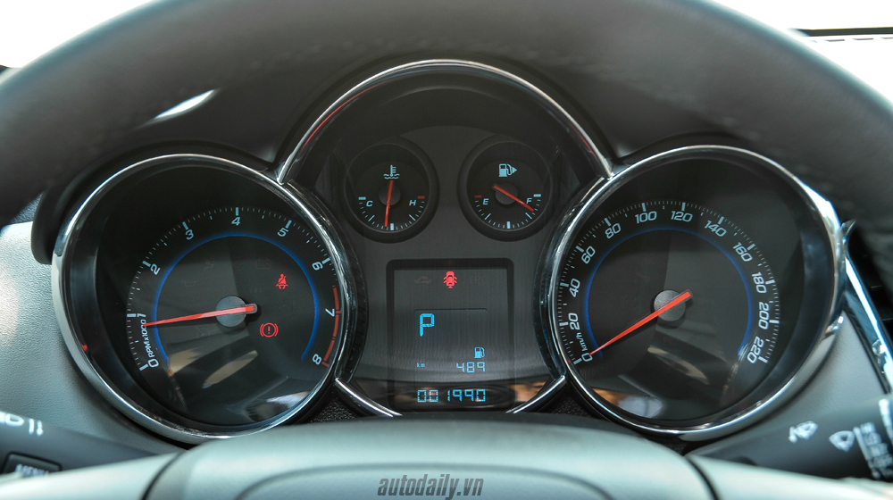 Đánh giá Chevrolet Cruze LTZ 2015: Lựa chọn đáng tiền Chevrolet Cruze 2015 (48).jpg