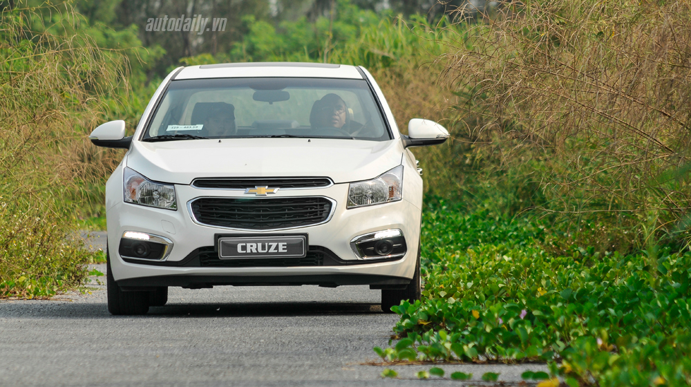 Đánh giá Chevrolet Cruze LTZ 2015: Lựa chọn đáng tiền Chevrolet Cruze 2015 (32).jpg