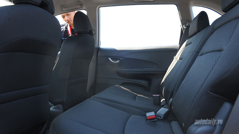 Đánh giá ban đầu về Honda BR-V: Crossover đầy hứa hẹn honda-br-v-crossover-autodaily-(6).jpg