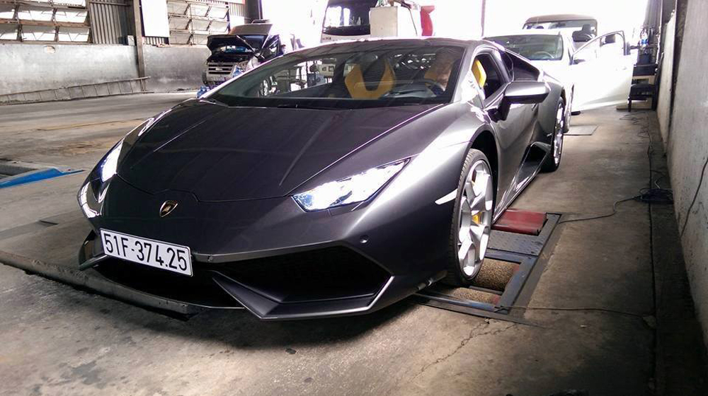 Lamborghini Huracan chính hãng duy nhất tại Việt Nam ra biển trắng Lamborghini chính hãng (1).jpg