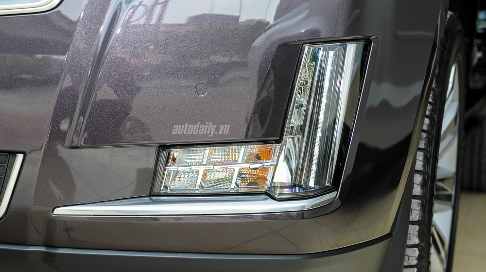 Soi kỹ “khủng long Mỹ” Cadillac Escalade Platinum 2015 tại Hà Nội Cadillac Escalade 2015 (13).jpg