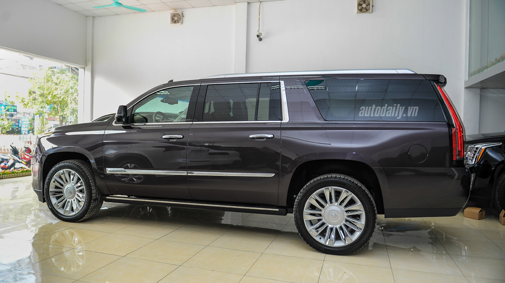 Soi kỹ “khủng long Mỹ” Cadillac Escalade Platinum 2015 tại Hà Nội Cadillac Escalade 2015 (2).jpg
