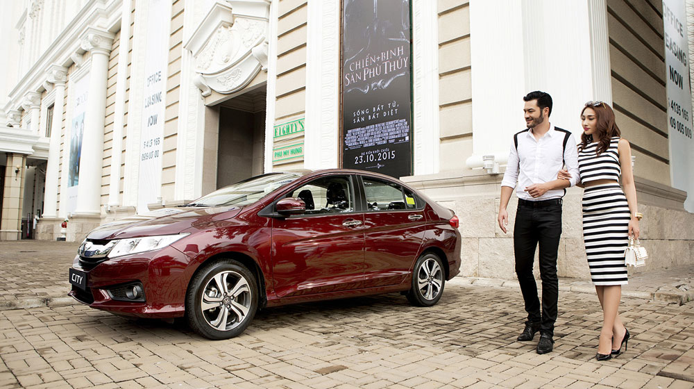 Tô Uyên Khánh Ngọc và Khánh Việt bên Honda City 2016 honda-city-2015-17-1.jpg