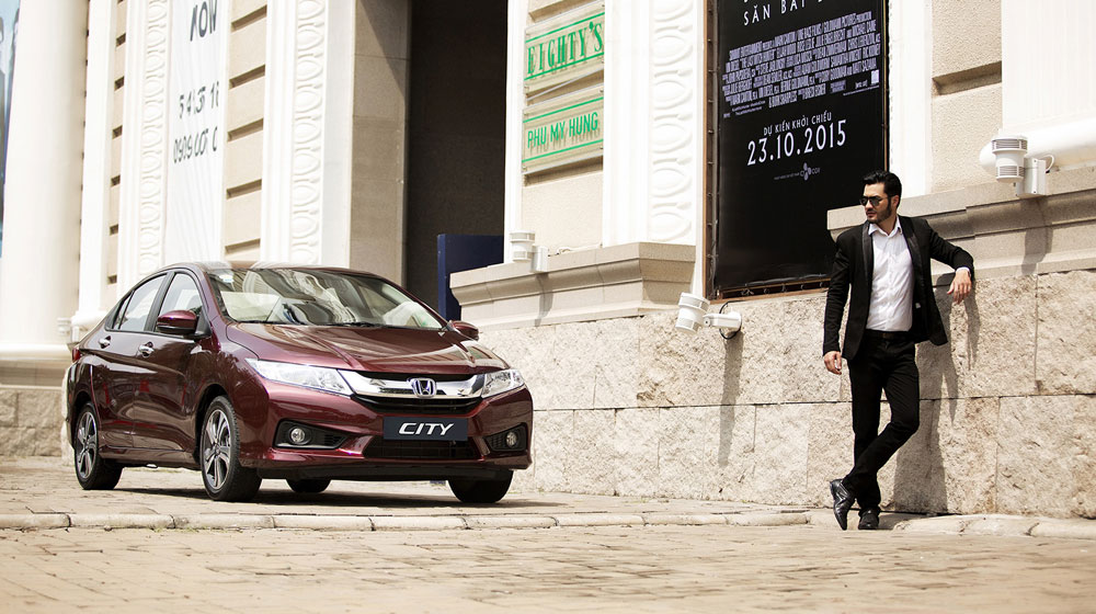 Tô Uyên Khánh Ngọc và Khánh Việt bên Honda City 2016 honda-city-2015-28.jpg