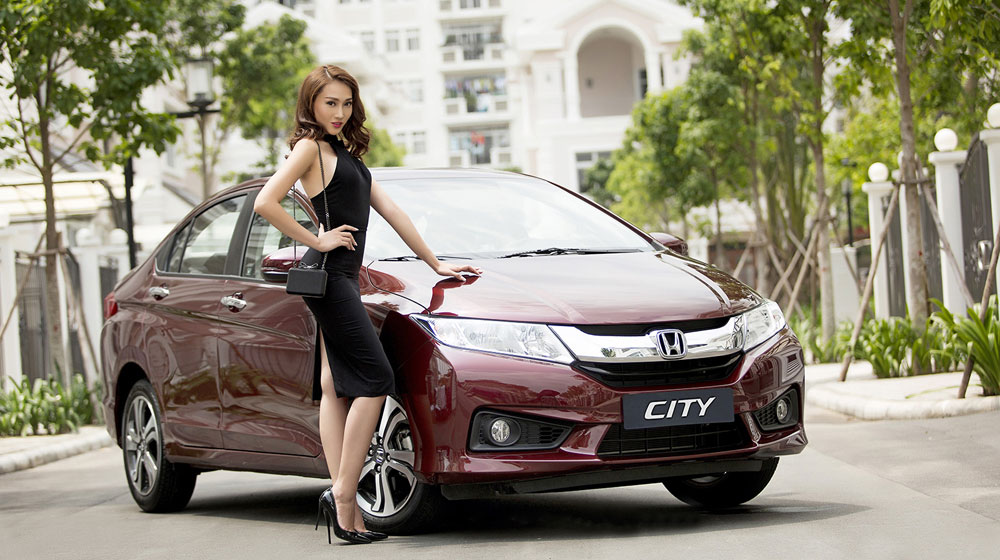 Tô Uyên Khánh Ngọc và Khánh Việt bên Honda City 2016 honda-city-2015-8-1.jpg