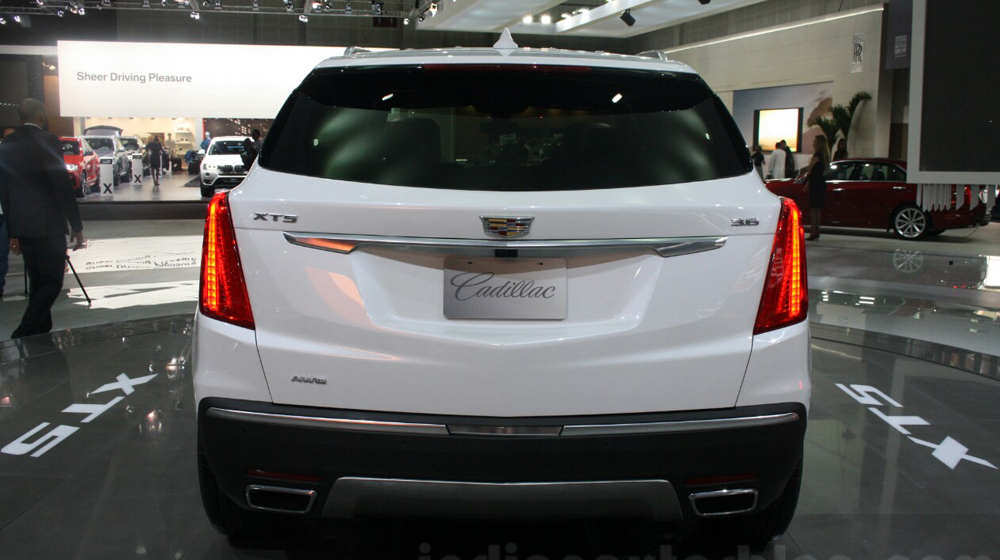 Ngắm Cadillac XT5 “bằng xương, bằng thịt” tại Dubai Auto Show 2015 cadillac XT5 (1).JPG