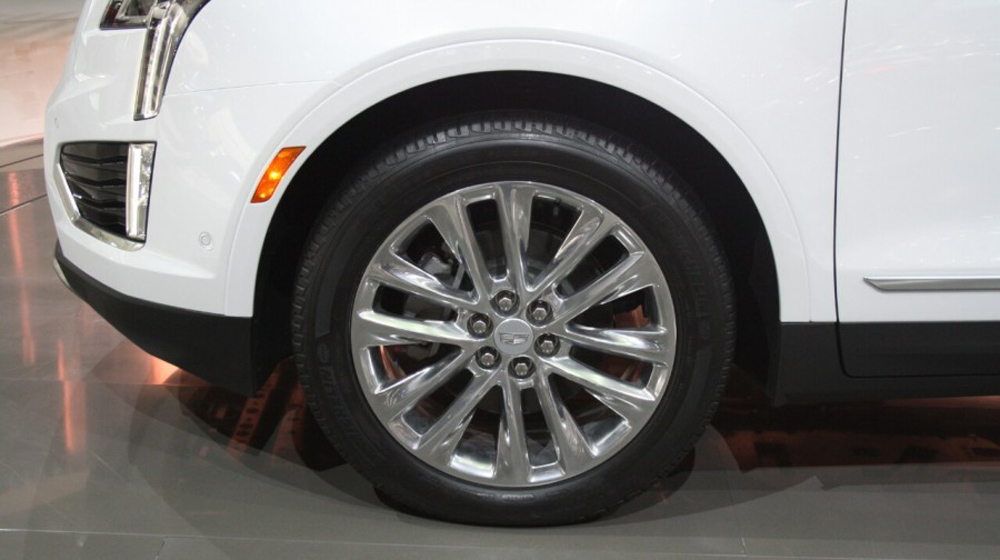 Ngắm Cadillac XT5 “bằng xương, bằng thịt” tại Dubai Auto Show 2015 cadillac XT5 (2).jpg