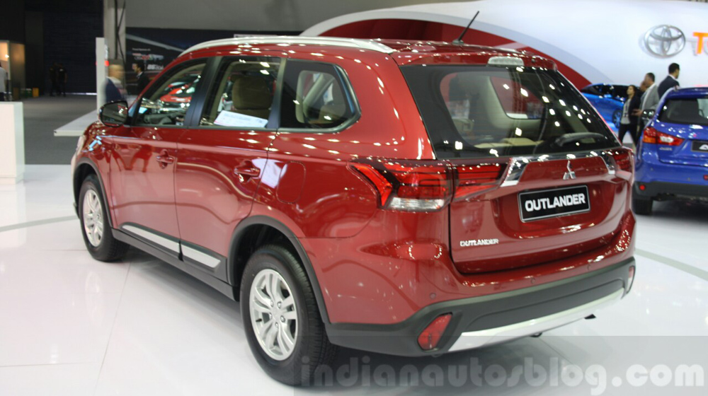 Mitsubishi Outlander 2016 ra mắt Triển lãm Ôtô Dubai outlander 2016 (1).jpg