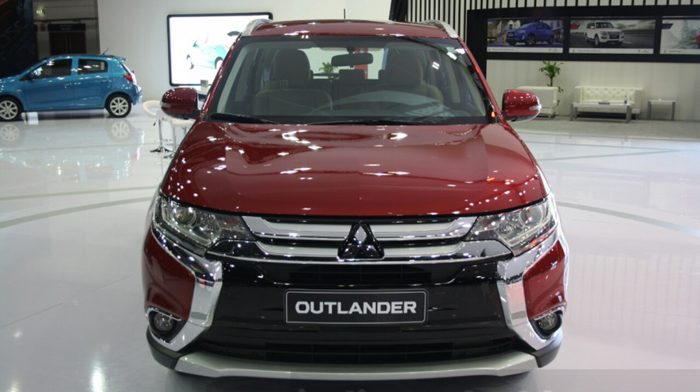 Mitsubishi Outlander 2016 ra mắt Triển lãm Ôtô Dubai outlander 2016 (8).jpg