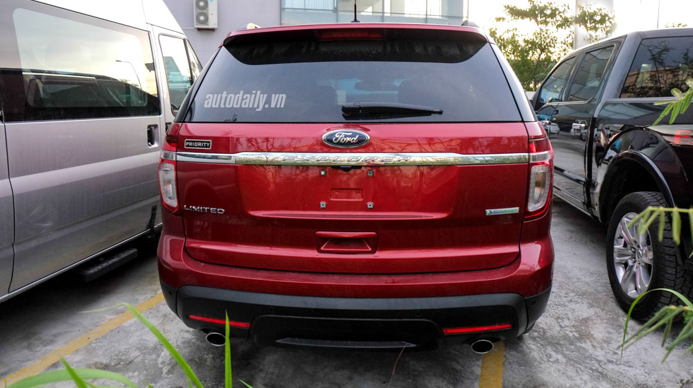 Ford Explorer 2015 đầu tiên về Việt Nam Ford_Explorer_2015-(6).jpg