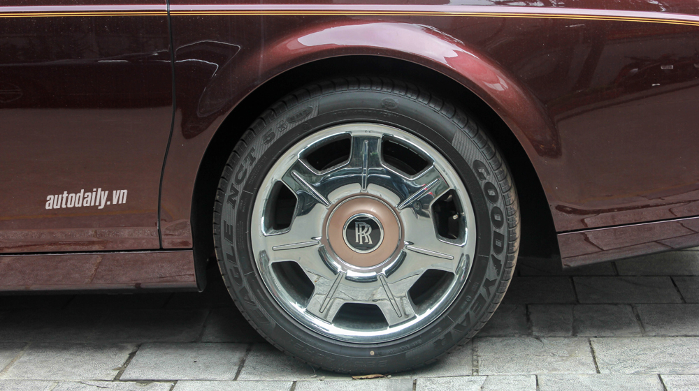 Chi tiết Rolls-Royce Phantom Lửa Thiêng phantom lửa thiêng (14).JPG