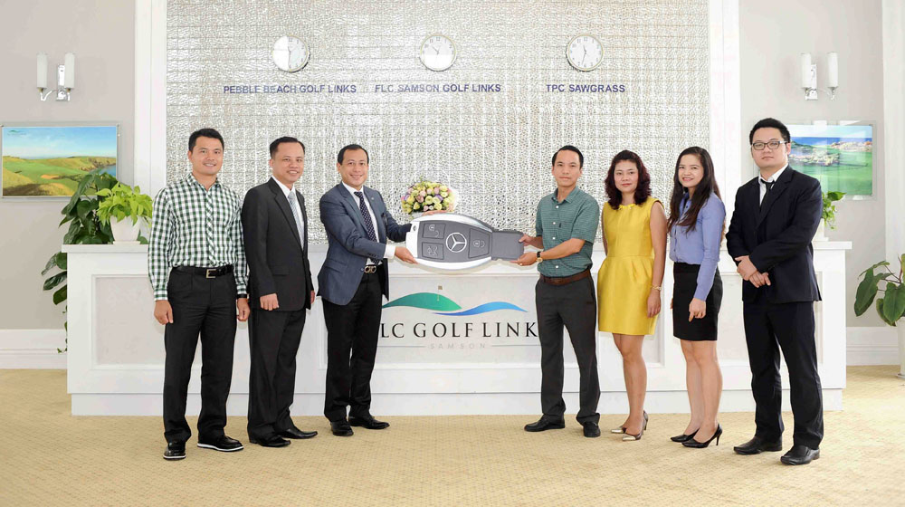 Mercedes bàn giao xe E 200 cho FLC Sầm Sơn Golf & Resort Mercedes ban giao xe (3).jpg