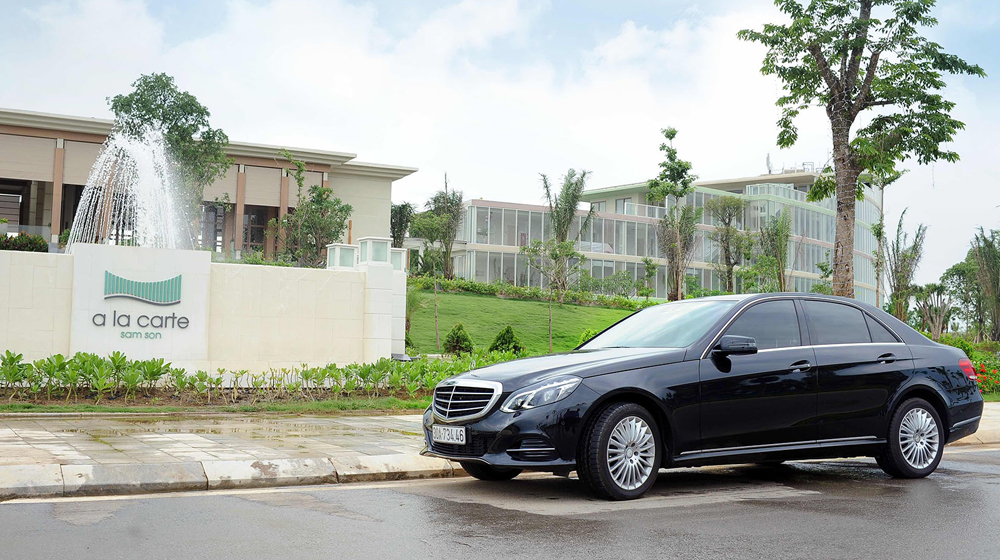 Mercedes bàn giao xe E 200 cho FLC Sầm Sơn Golf & Resort Mercedes ban giao xe (4).jpg