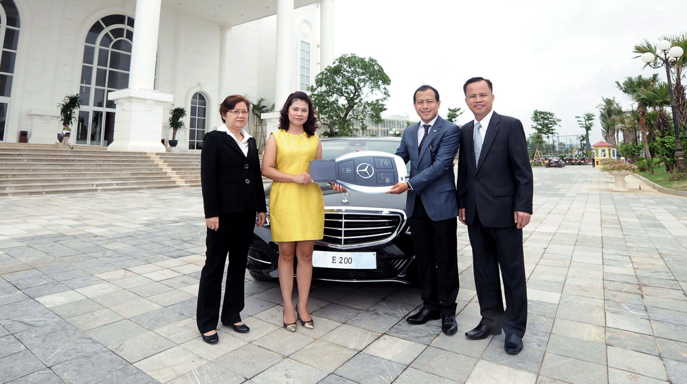 Mercedes bàn giao xe E 200 cho FLC Sầm Sơn Golf & Resort Mercedes ban giao xe (5).JPG
