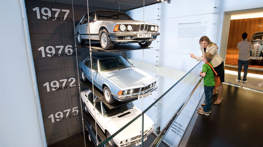 Du hành tới quê hương BMW – trải nghiệm vô giá cho khách Việt 2.-Lich-su-tu-nhung-chiec-xe-dau-tien-den-cac-mau-xe-concept-se-duoc-tai-hien-o-bao-tang-BMW-mot-cach-sinh-dong.jpg