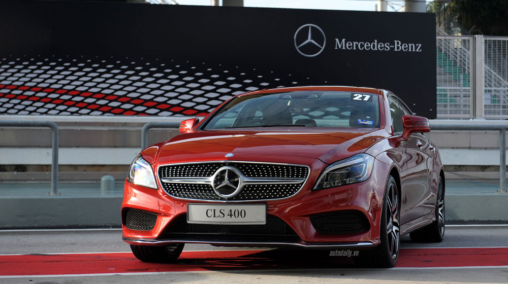 “Tận tay” cầm lái xe “Mẹc” trên đường đua F1 mercedes-driving-experience-2015 (3).jpg