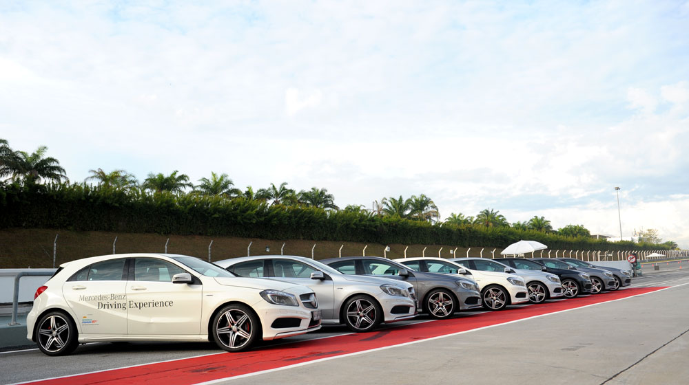 “Tận tay” cầm lái xe “Mẹc” trên đường đua F1 mercedes-driving-experience-2015 (4).jpg