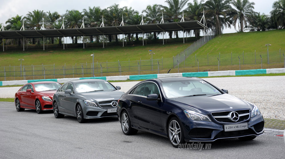 “Tận tay” cầm lái xe “Mẹc” trên đường đua F1 mercedes-driving-experience-2015 (8).jpg