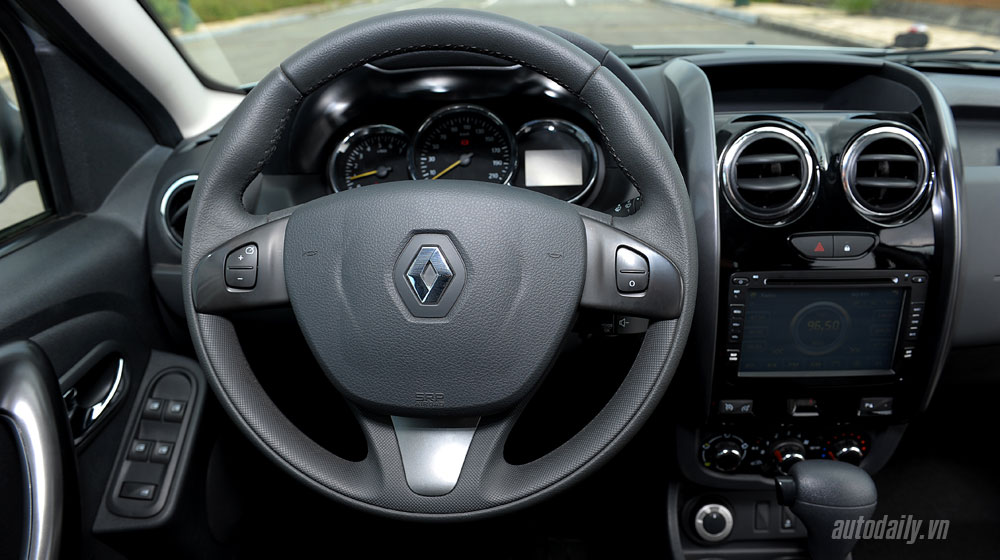 Đánh giá Renault Duster: SUV cho người thực dụng renault-duster-interior-(11).jpg