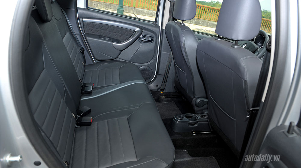 Đánh giá Renault Duster: SUV cho người thực dụng renault-duster-interior-(12).jpg