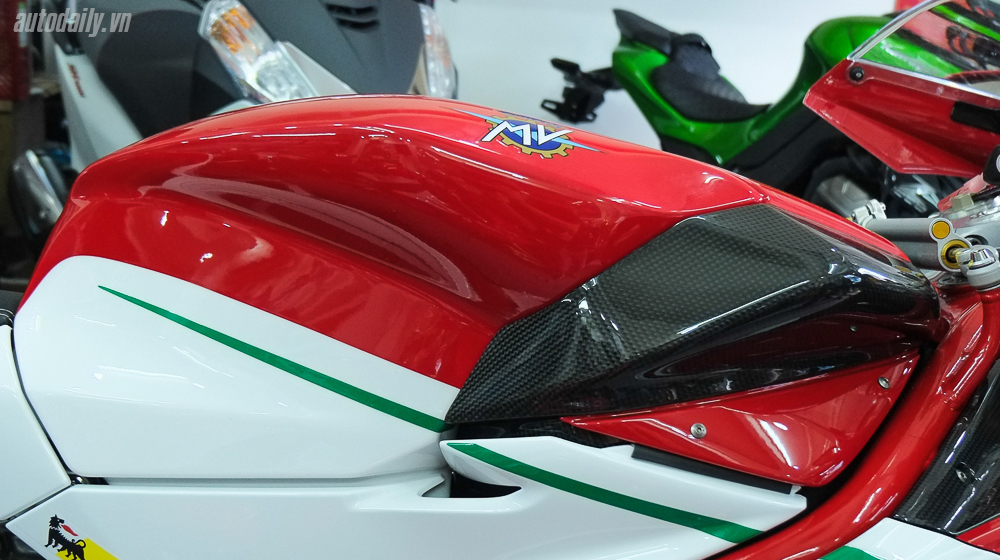 Chi tiết MV Agusta F4 RC đầu tiên tại Việt Nam MV_Agusta_F4_RC (1).jpg