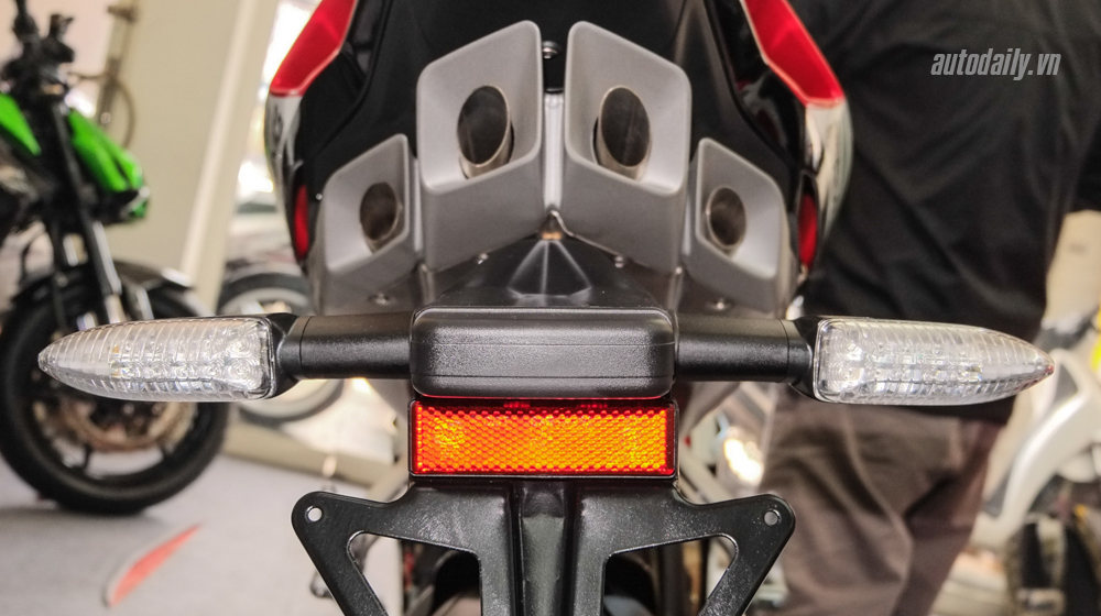 Chi tiết MV Agusta F4 RC đầu tiên tại Việt Nam MV_Agusta_F4_RC (11).jpg