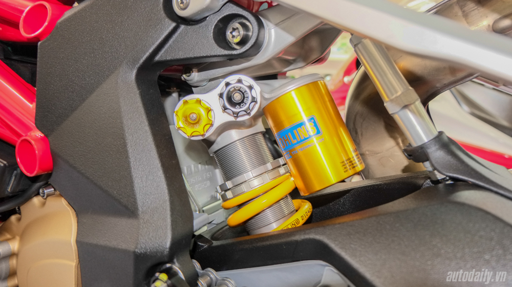 Chi tiết MV Agusta F4 RC đầu tiên tại Việt Nam MV_Agusta_F4_RC (13).jpg