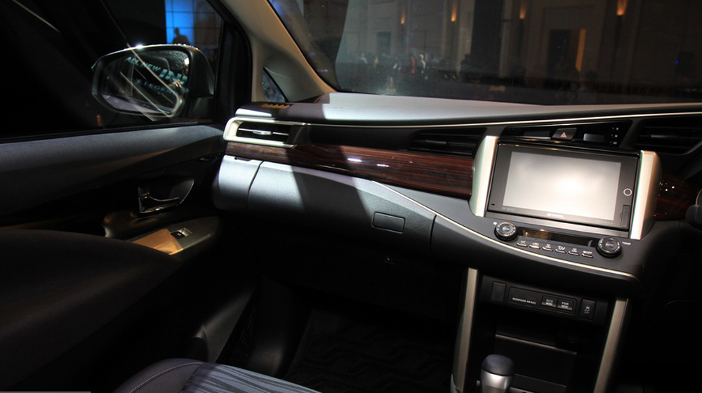 Ảnh chi tiết nội thất Toyota Innova 2016 Toyota innova 2016 (13).JPG