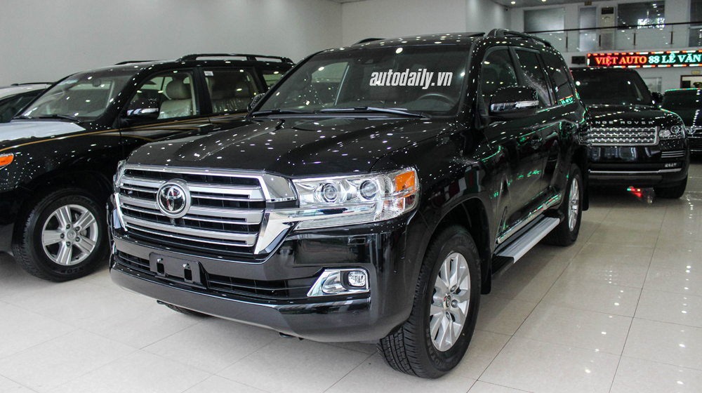 Chi tiết nội thất Toyota Land Cruiser 2016 tại Việt Nam Toyota Land Cruiser 2016 (6).JPG