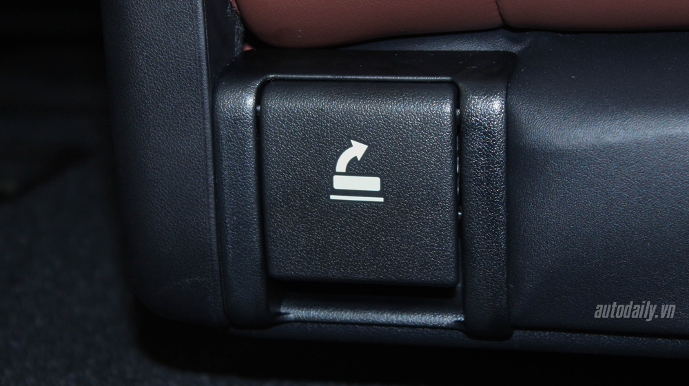 Soi kỹ Toyota Land Cruiser 2016 vừa về Việt Nam toyota land cruiser (28).JPG