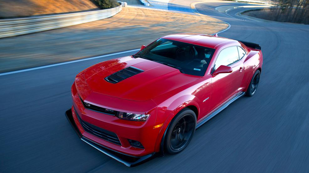 Mustang Shelby GT350R và Camaro Z/28 - kẻ tám lạng người nửa cân Camaro Z28 (1).JPG