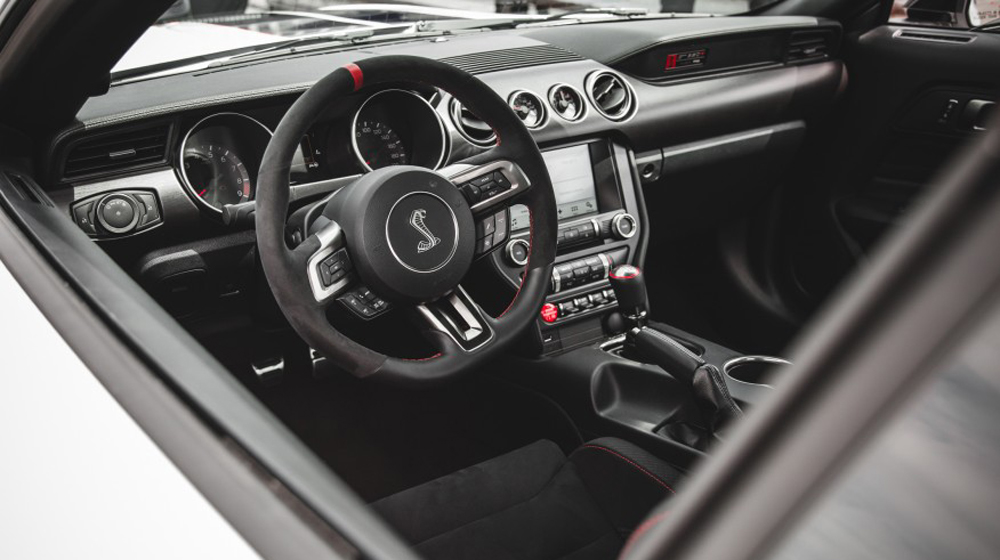 Mustang Shelby GT350R và Camaro Z/28 - kẻ tám lạng người nửa cân FOrd Mustang Shelby GT350R (13).JPG