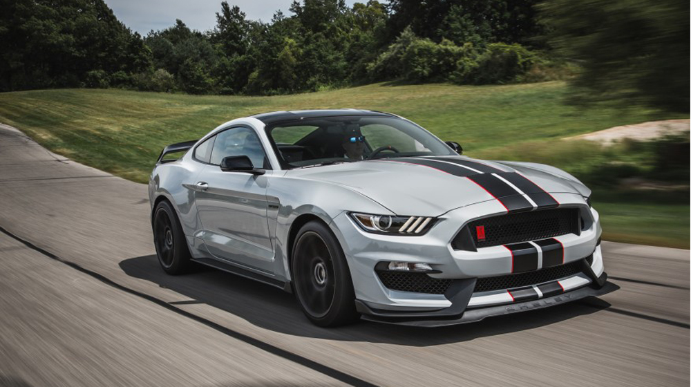 Mustang Shelby GT350R và Camaro Z/28 - kẻ tám lạng người nửa cân FOrd Mustang Shelby GT350R (2).JPG