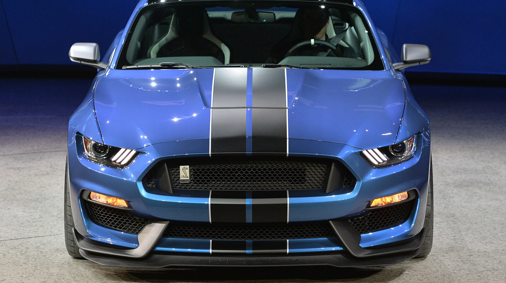 Mustang Shelby GT350R và Camaro Z/28 - kẻ tám lạng người nửa cân FOrd Mustang Shelby GT350R (7).JPG