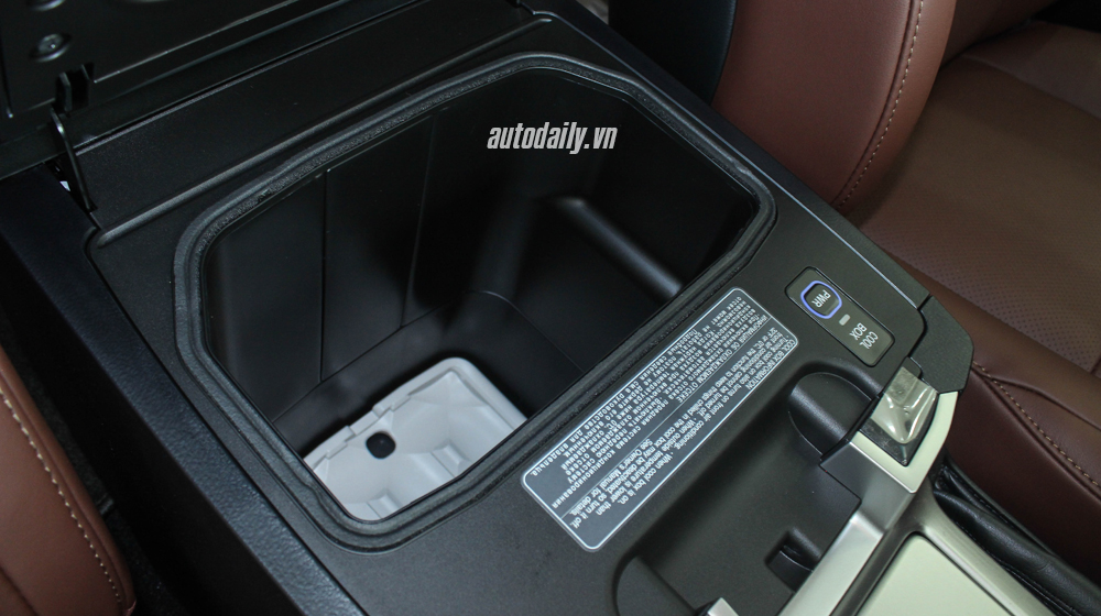 Chi tiết nội thất Toyota Land Cruiser 2016 tại Việt Nam toyota land cruiser (23).JPG