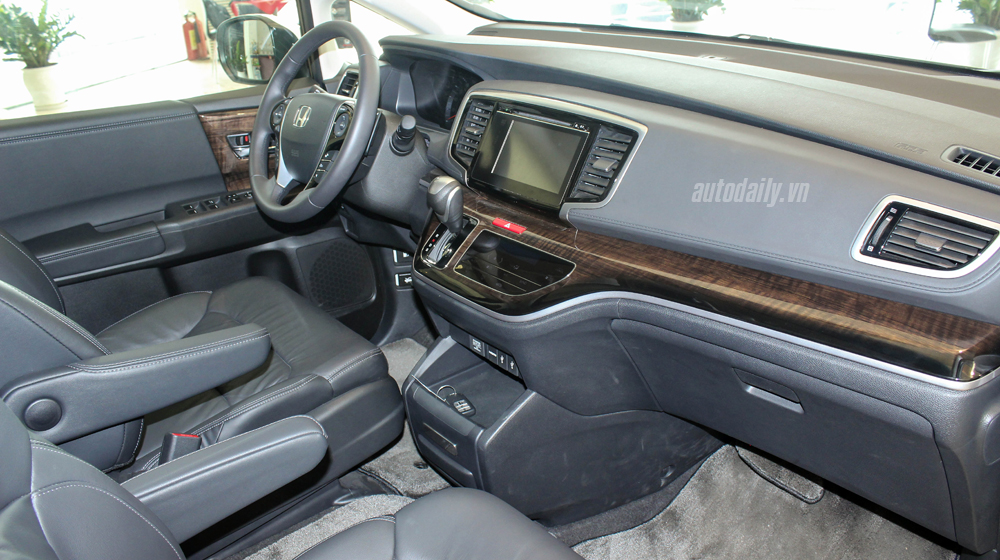Ảnh chi tiết nội thất Honda Odyssey tại đại lý Honda Odyssey (15).JPG