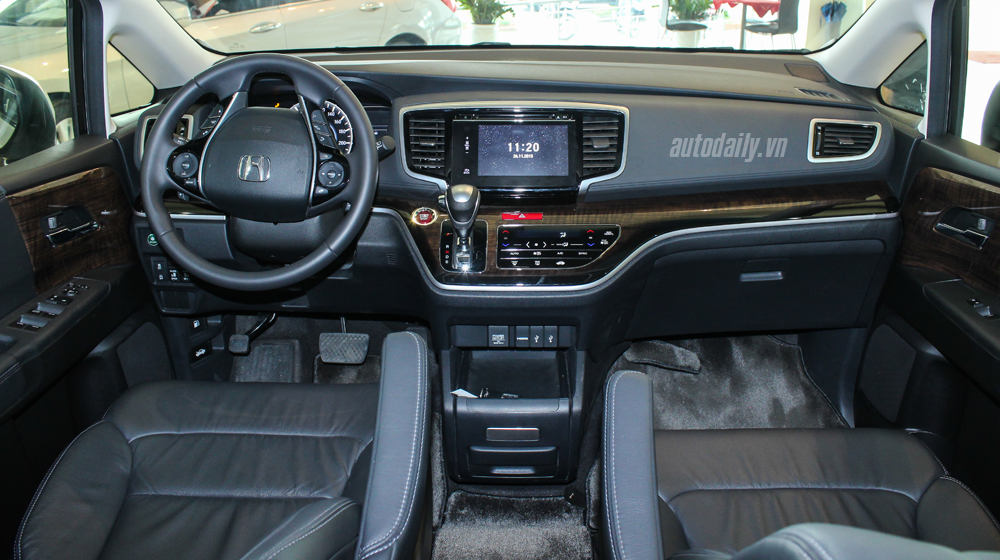 Cận cảnh xe đa dụng 7 chỗ Honda Odyssey tại đại lý Honda Odyssey (18).JPG