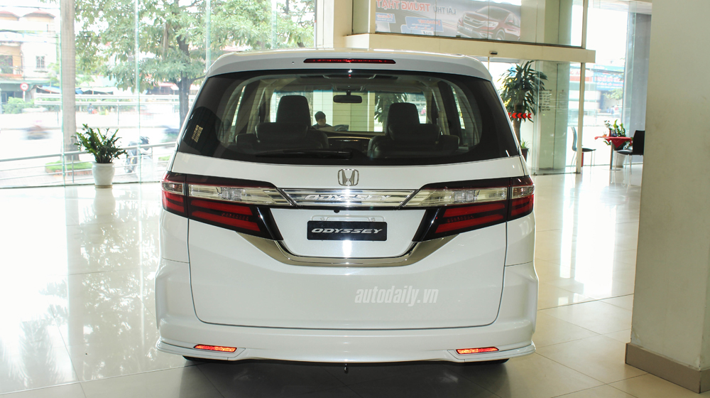 Chi tiết ngoại thất Honda Odyssey tại đại lý Honda Odyssey (3).JPG