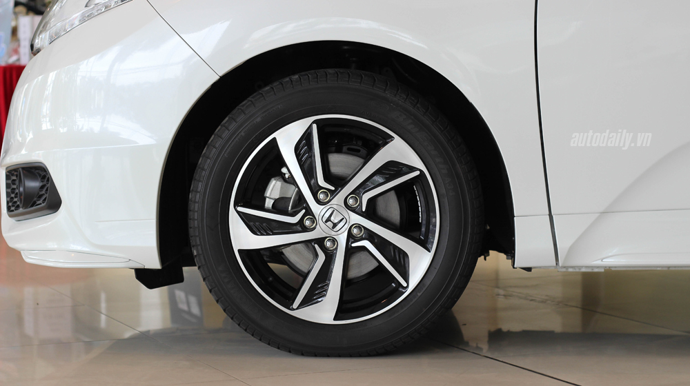 Chi tiết ngoại thất Honda Odyssey tại đại lý Honda Odyssey (7).JPG
