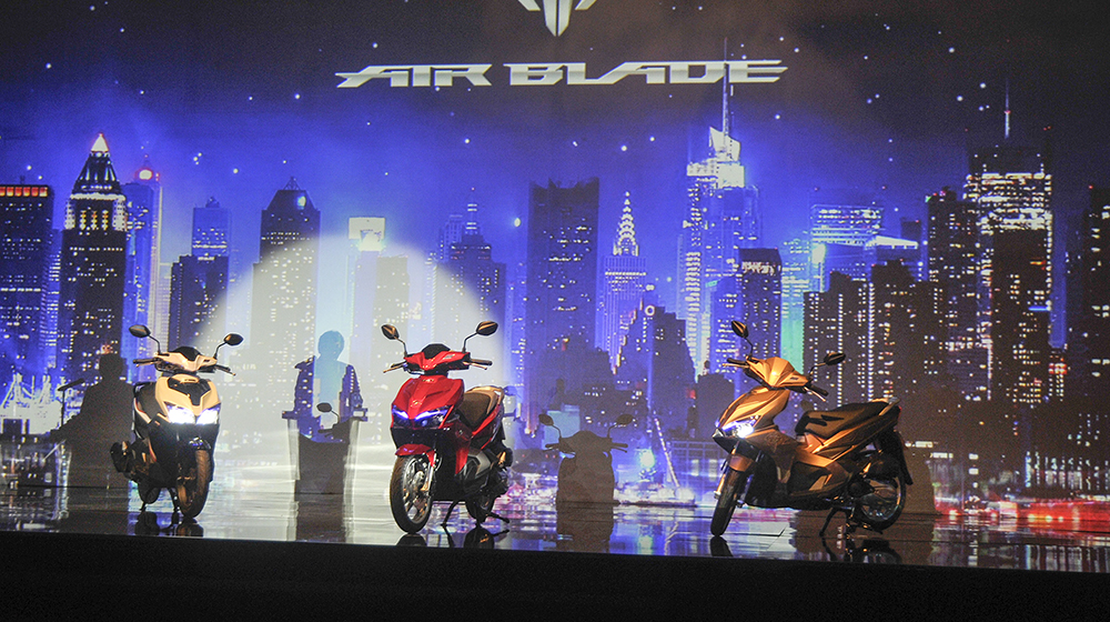 Honda Việt Nam công bố Air Blade hoàn toàn mới, giá không đổi Honda_AB2015.jpg