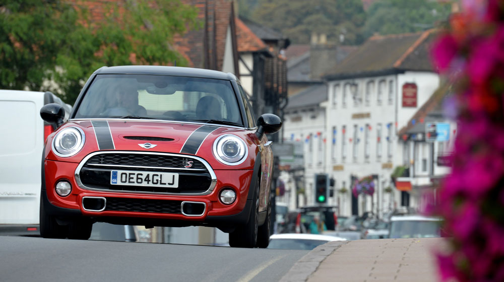 Những bí mật tại Anh quốc dành riêng cho chủ xe MINI Mot-bieu-tuong-duong-pho-lam-say-dam-gioi-mo-dieu-o-to-tren-toan-the-gioi.jpg