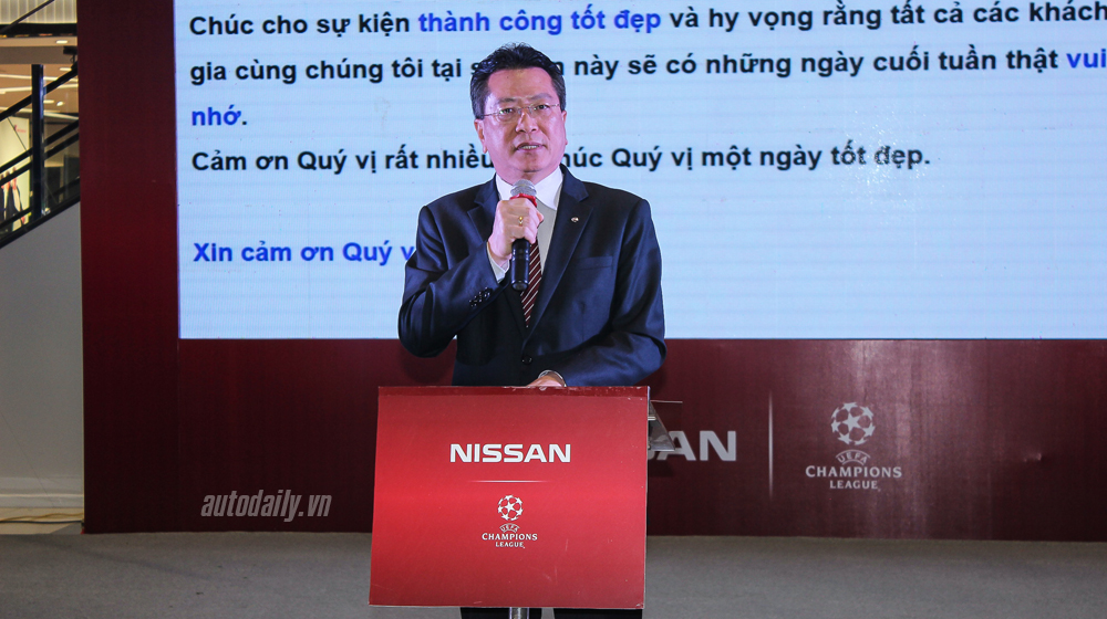 Ngắm xe hơi, chơi trò chơi bóng đá cùng Nissan Việt Nam Nissan  UEFA (8).jpg