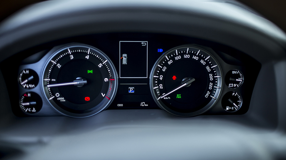 Ảnh chi tiết Toyota Land Cruiser 2015 chính hãng tại Việt Nam Land_Cruiser_2015 (2).jpg