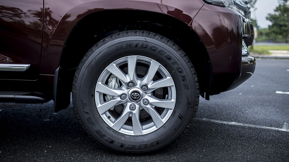 Ảnh chi tiết Toyota Land Cruiser 2015 chính hãng tại Việt Nam Land_Cruiser_2015 (8).jpg