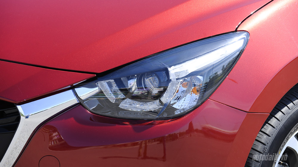 Đánh giá Mazda2: “Chuẩn” xe đi phố Mazda2 (27).jpg