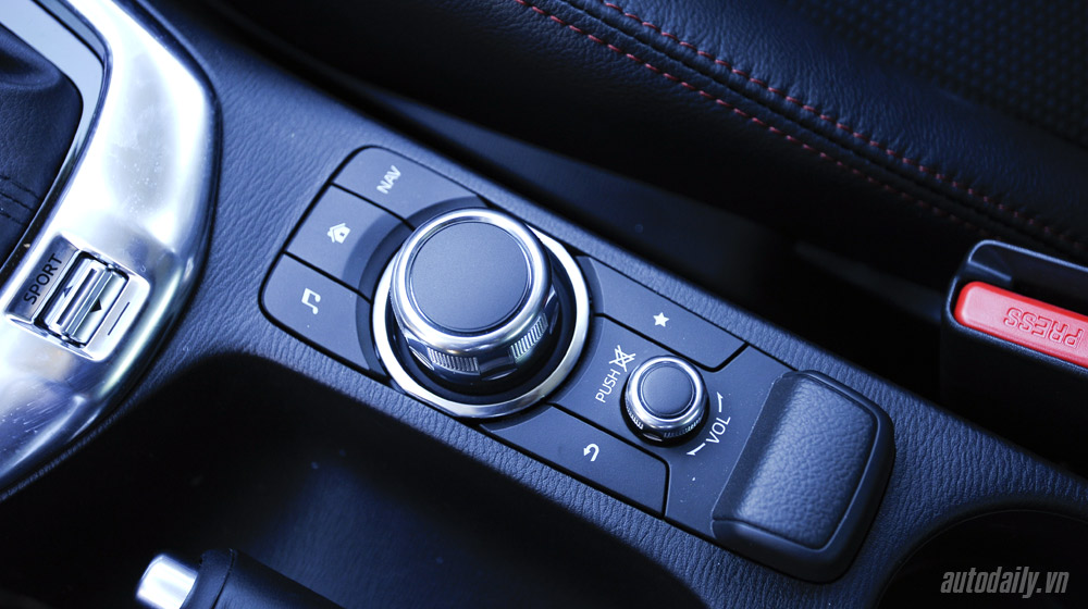 Đánh giá Mazda2: “Chuẩn” xe đi phố Mazda2 (52).jpg