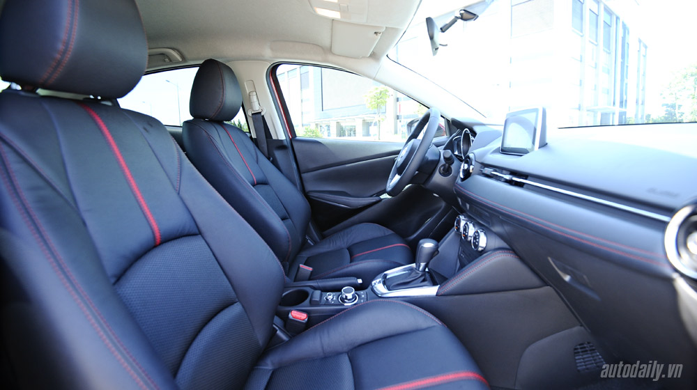 Đánh giá Mazda2: “Chuẩn” xe đi phố Mazda2 (54).jpg
