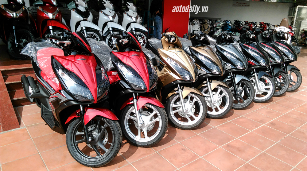 Khan hàng, Honda Air Blade bản cũ tăng giá mạnh giá honda AB (3).jpg