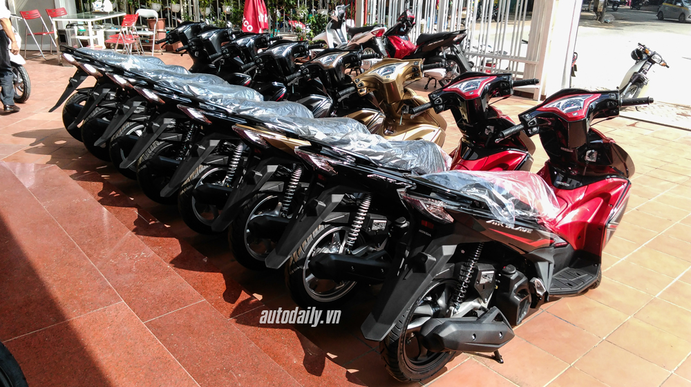 Khan hàng, Honda Air Blade bản cũ tăng giá mạnh giá honda AB (4).jpg